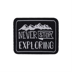 Нашивка текстильная полиэстер NEVER STOP EXPLORING  4,8*4,9 см 1 шт.  - фото 104631