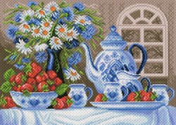 Рисунок на канве "Клубничное чаепитие" 37 см х 49 см  "Матренин Посад" 